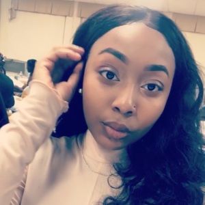 Meet your Posher, Gloria